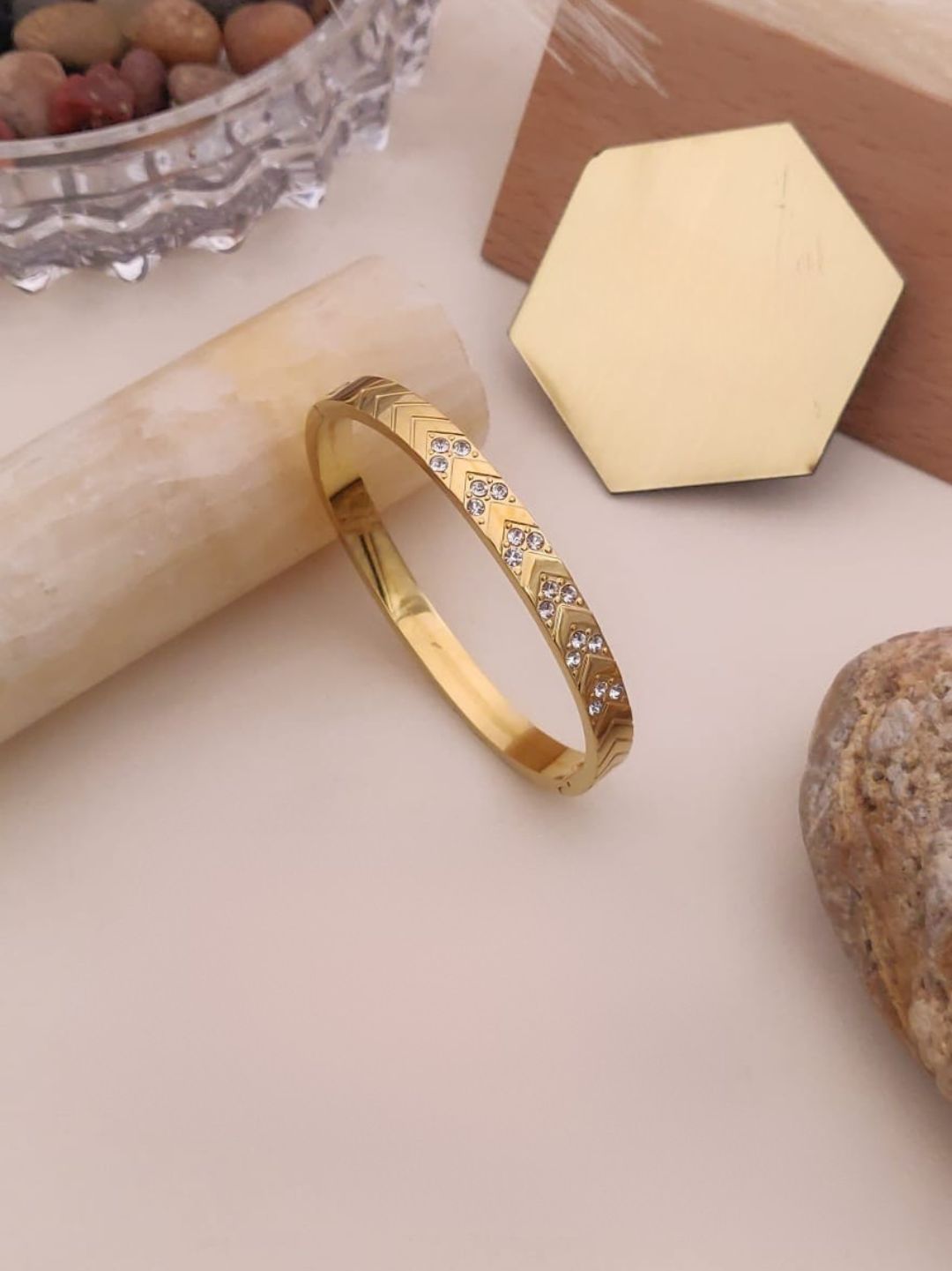 CHEVRON STONE GOLD BRACELET