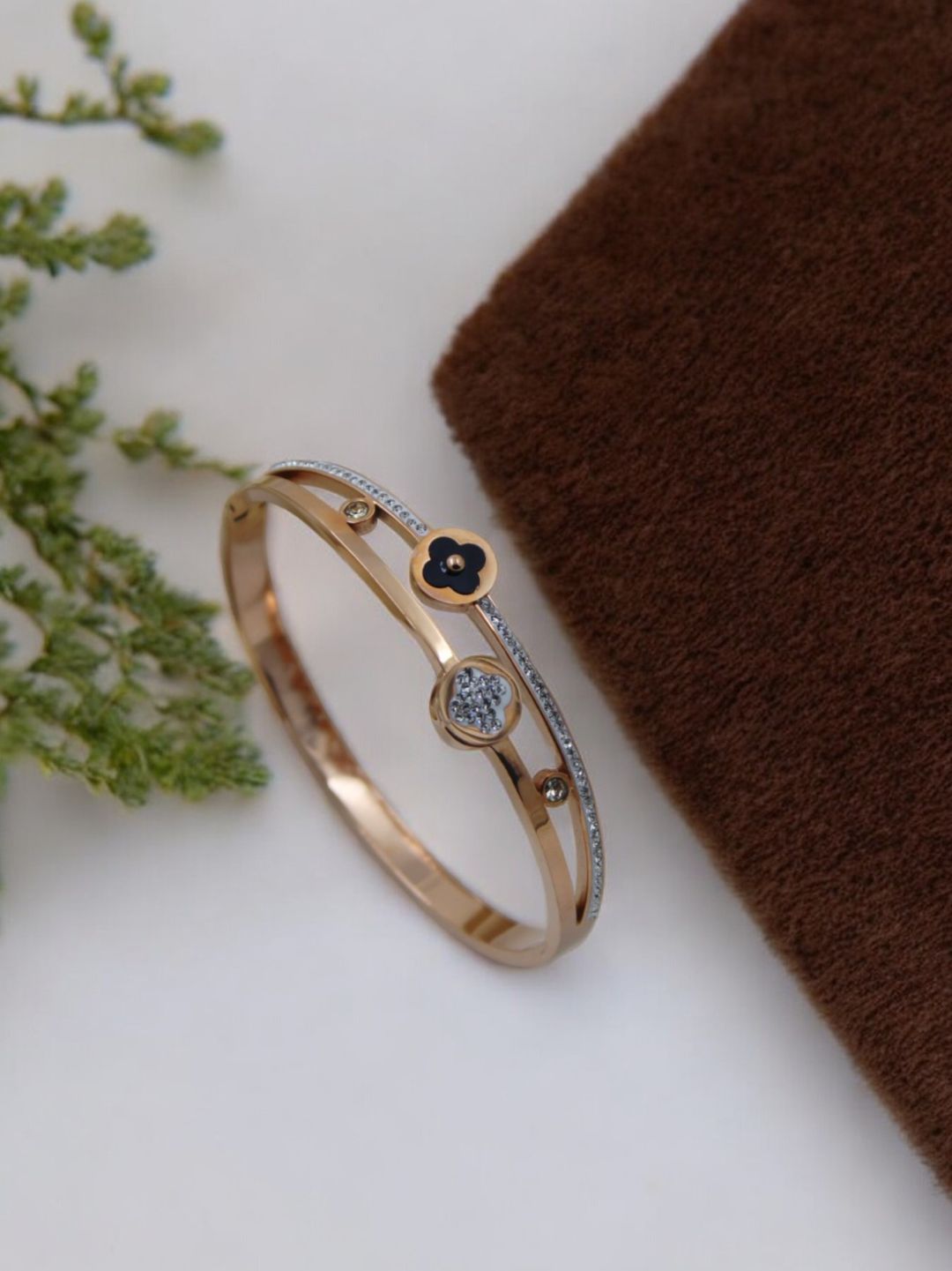 FLOWER DIAMOND BRACELET
