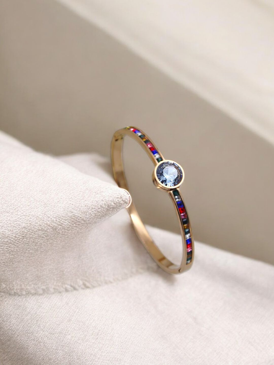 MULTICOLOR CHARM BRACELET
