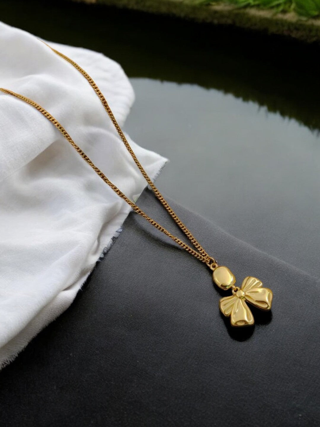 CUTE BOW PENDANT
