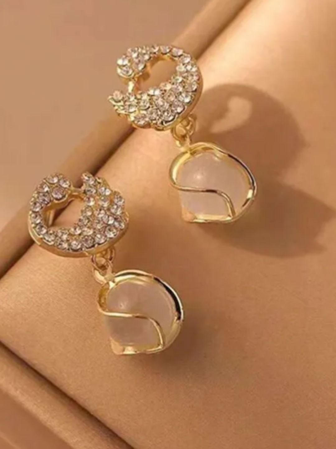 SWAN PEARL EARRINGS