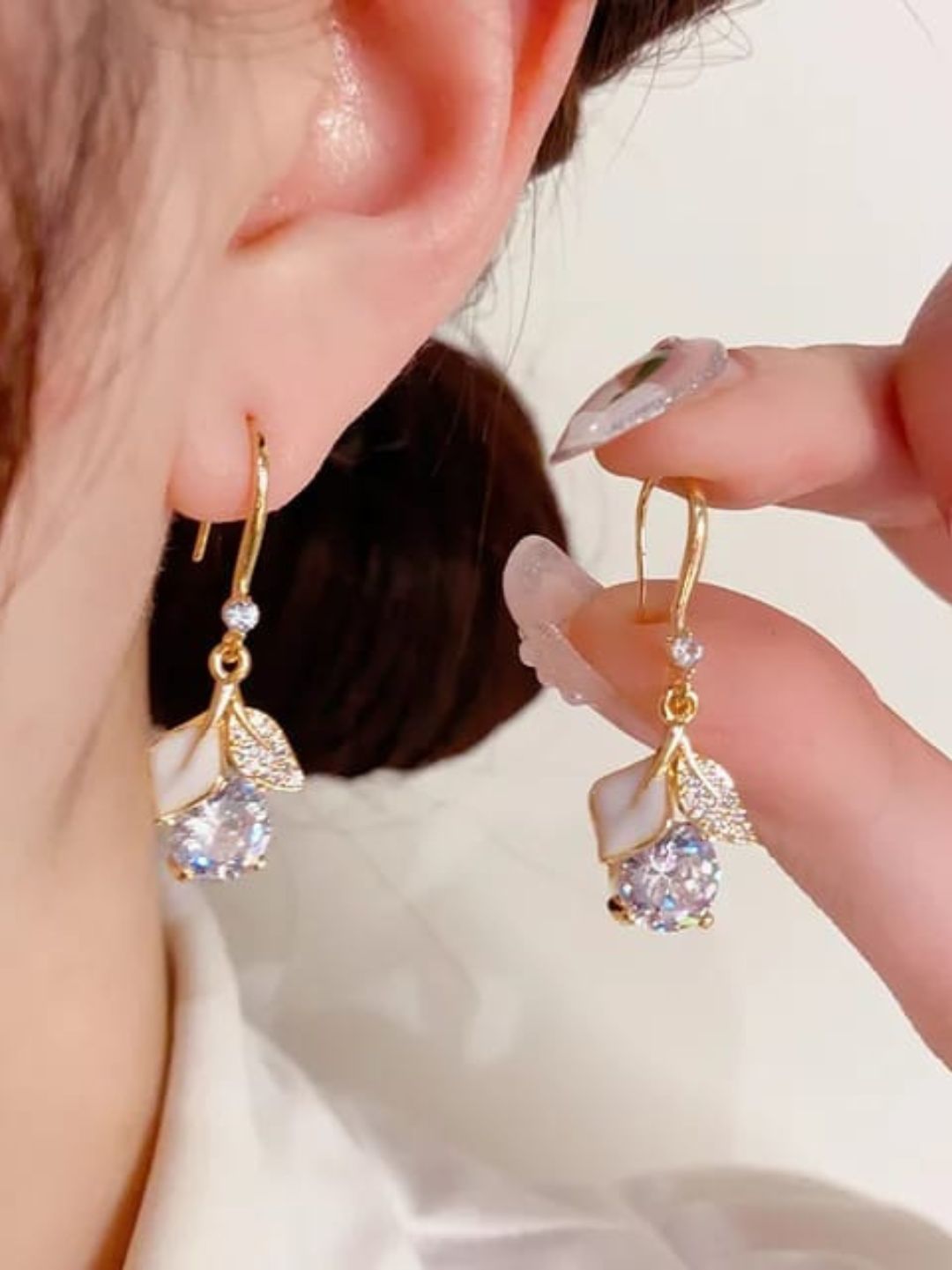 DROP EARRINGS
