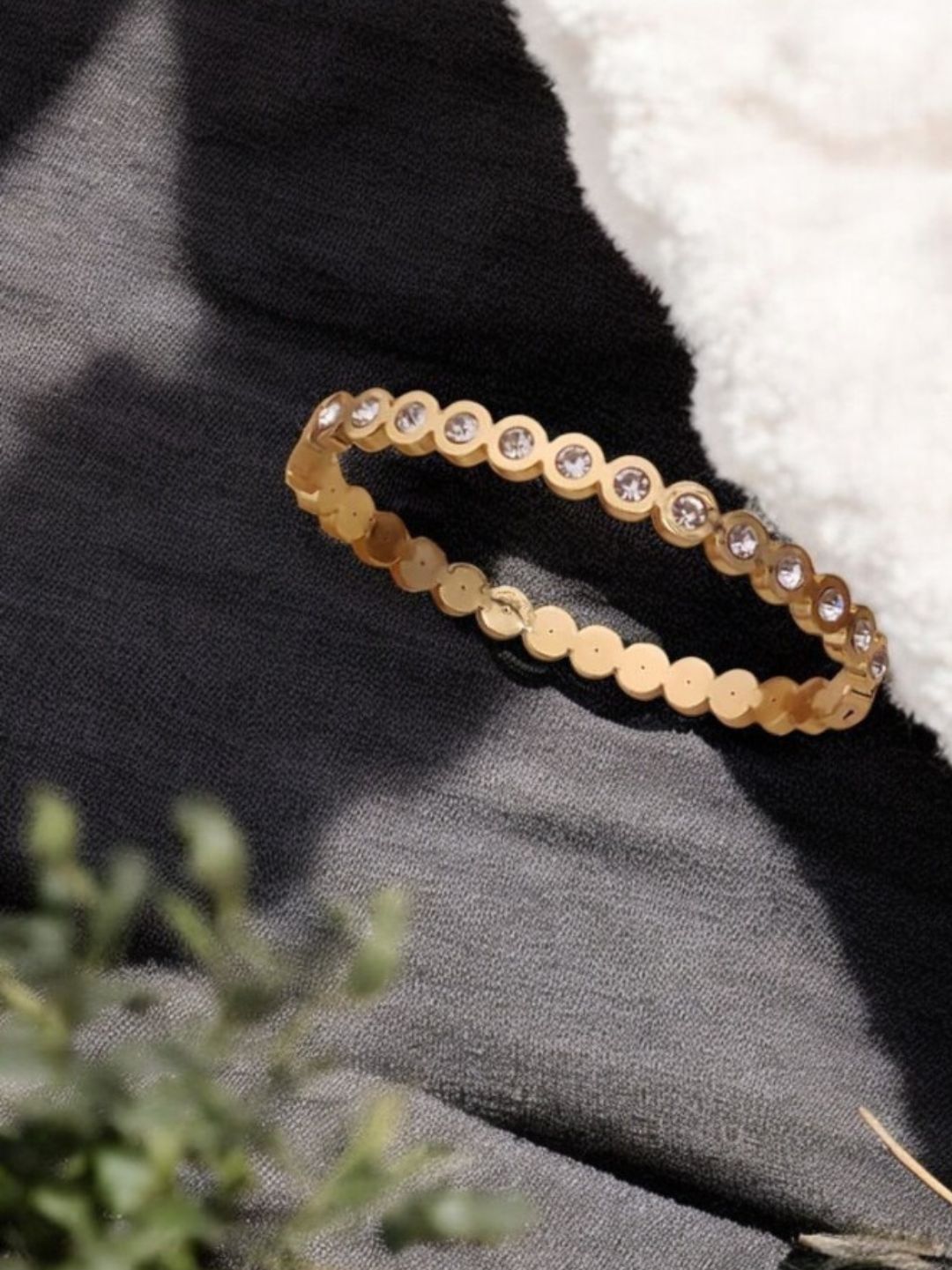 GLIMMER DOT LINK GOLD BRACELET