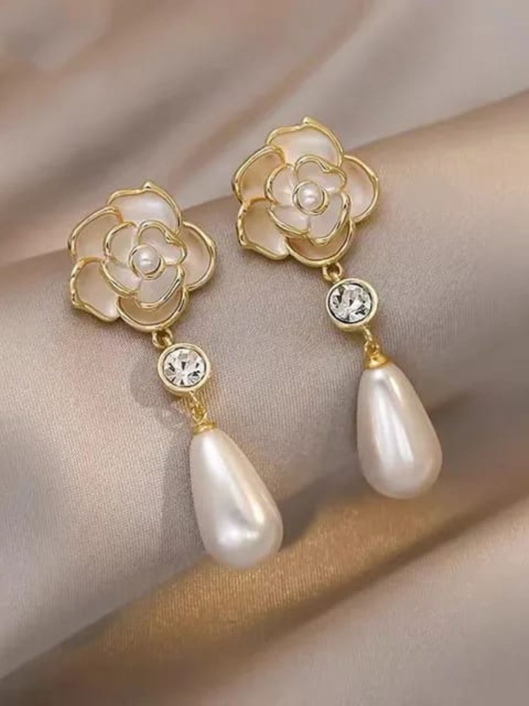 FLORAL PEARL DANGLERS