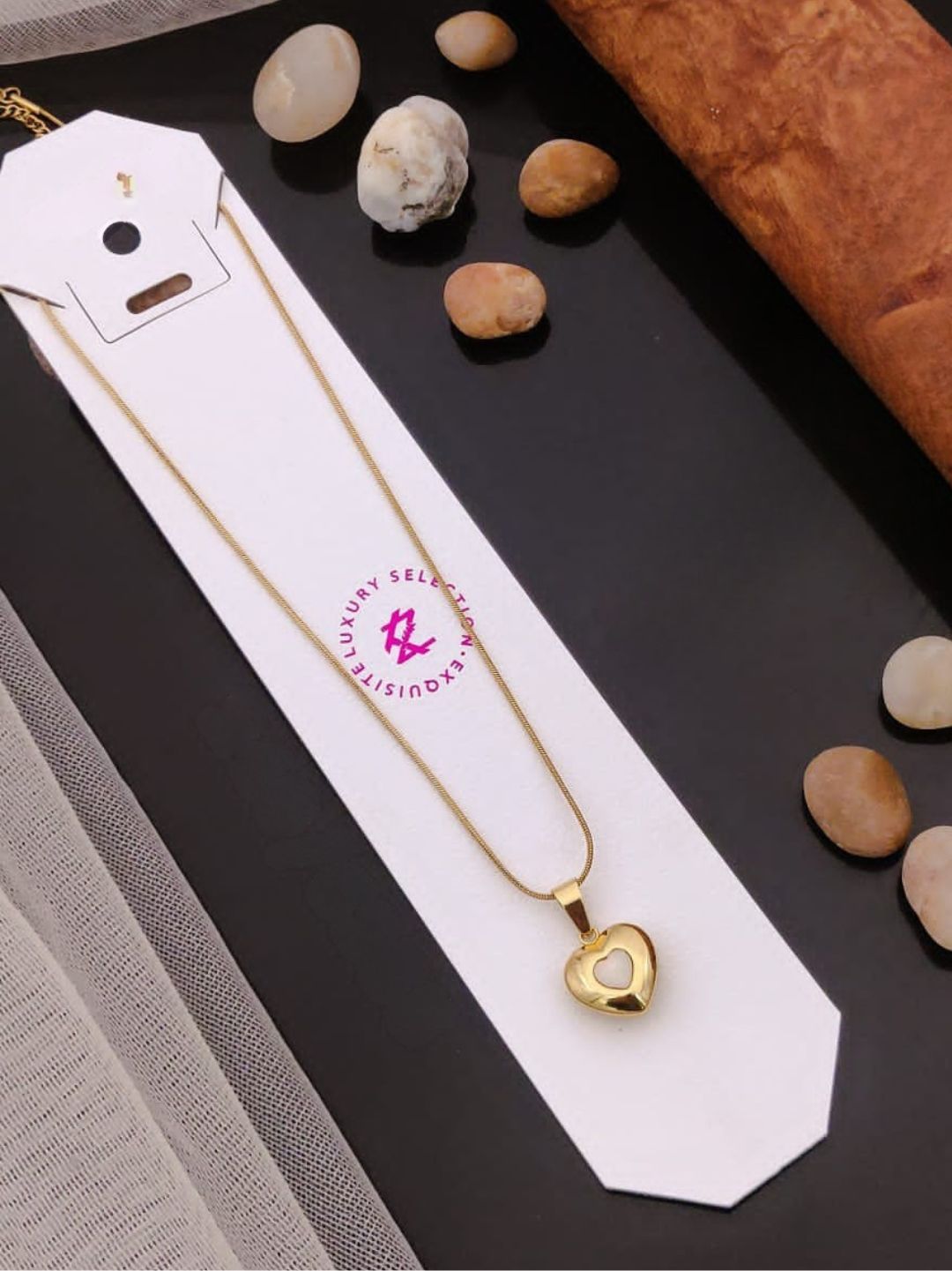 PUFFED HEART LOVE NECKLACE