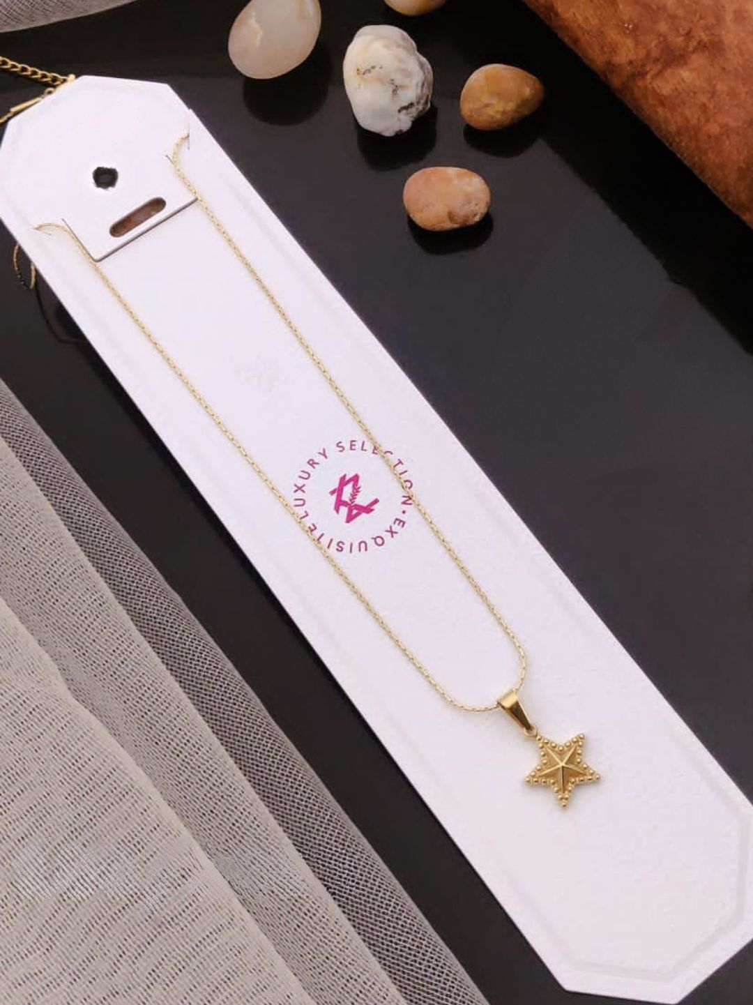 TWINKLE STAR PENDANT NECKLACE