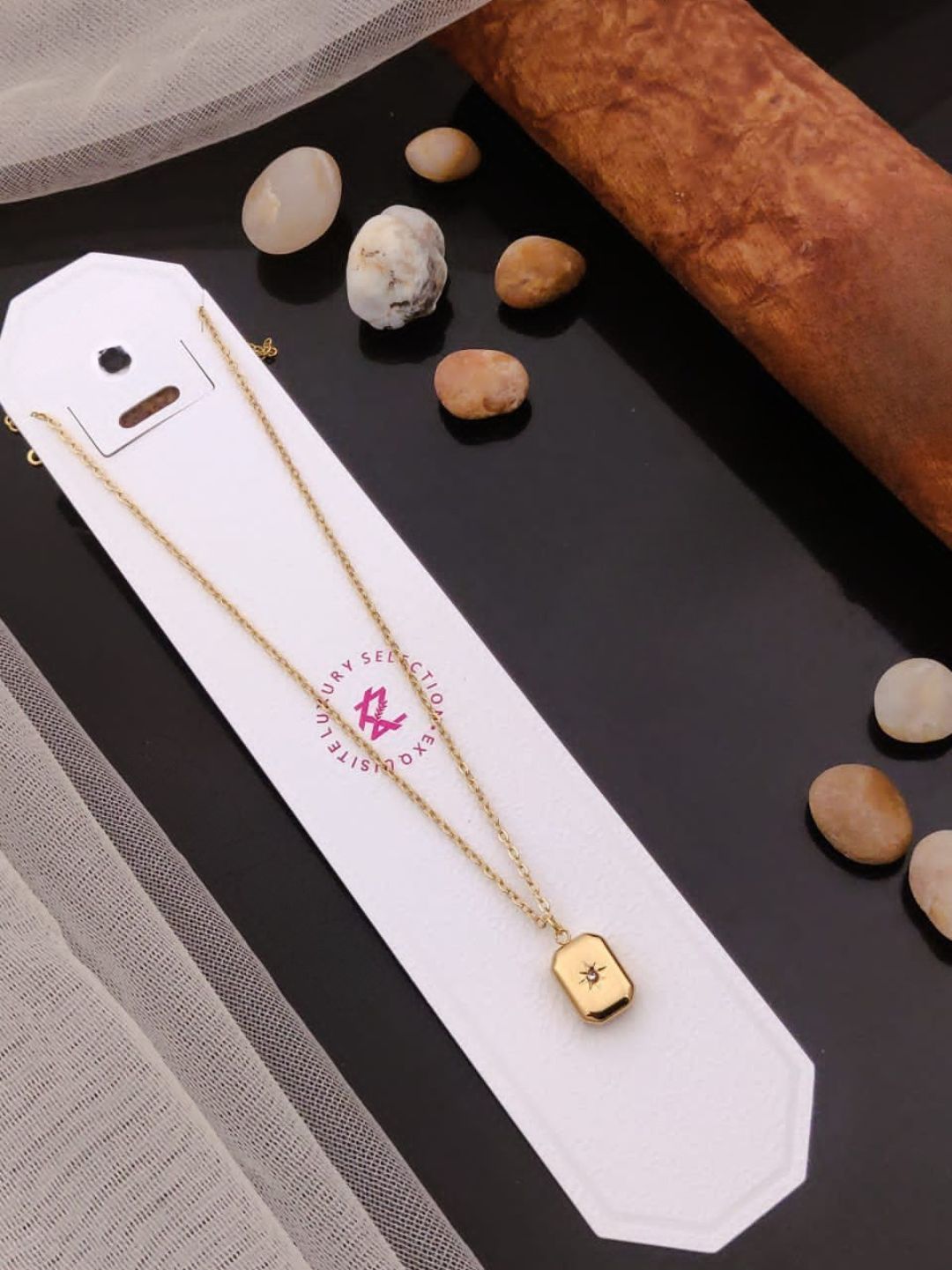 STARBURST TILE GOLD PENDANT