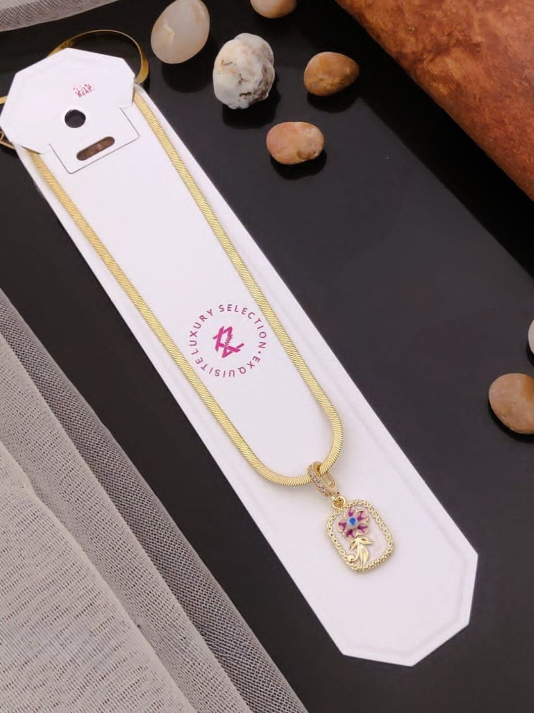 BLOOMING GRACE FLORAL ENAMEL NECKLACE