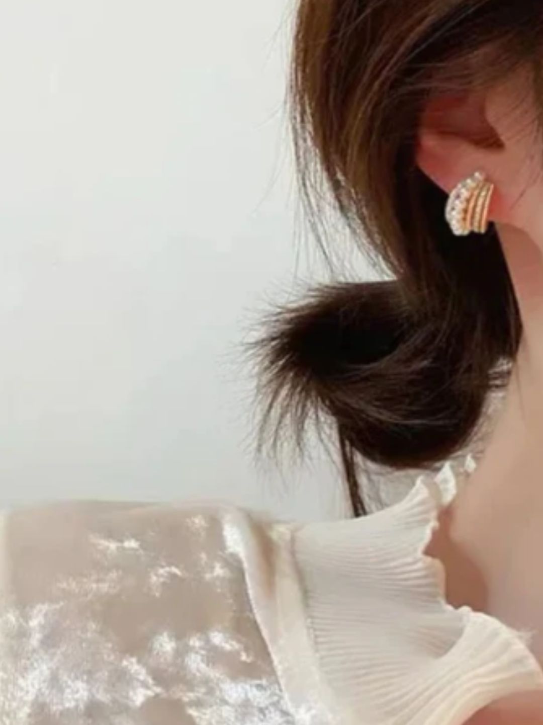 PEARL HOOP EARRINGS