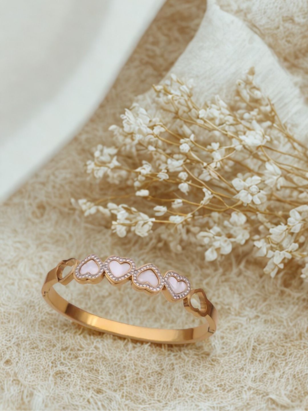 WHITE HEART CHARM GOLD BRACELET