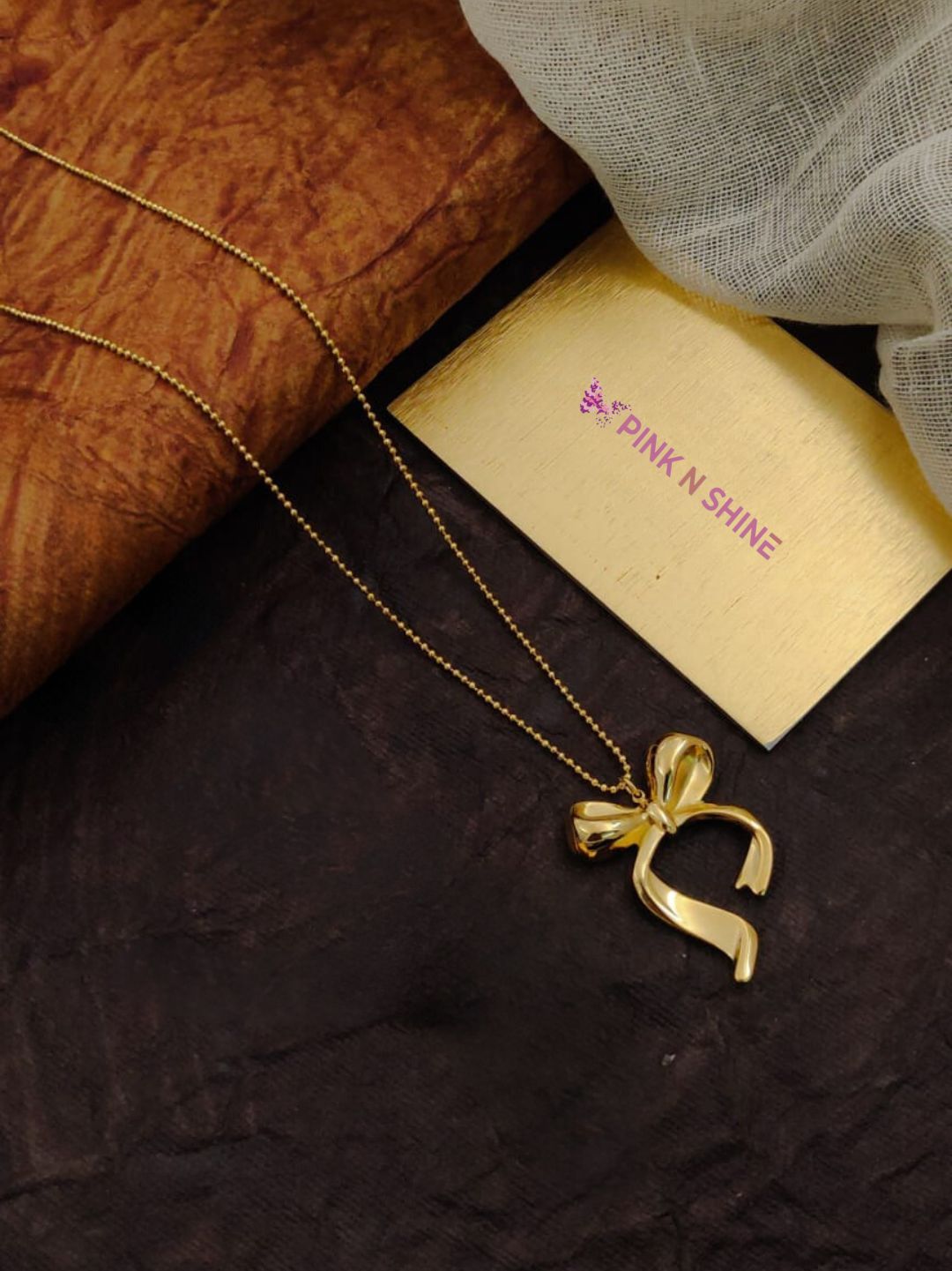 CLASSIC BOWTIE PENDANT