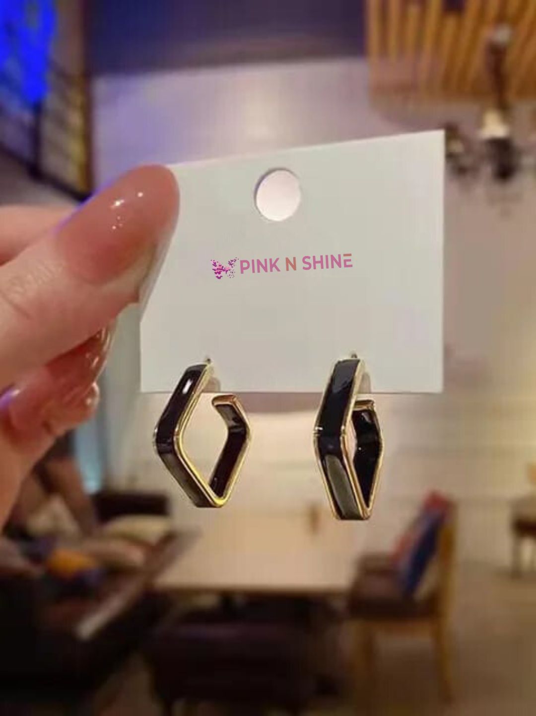BLACK SQUARE HOOP
