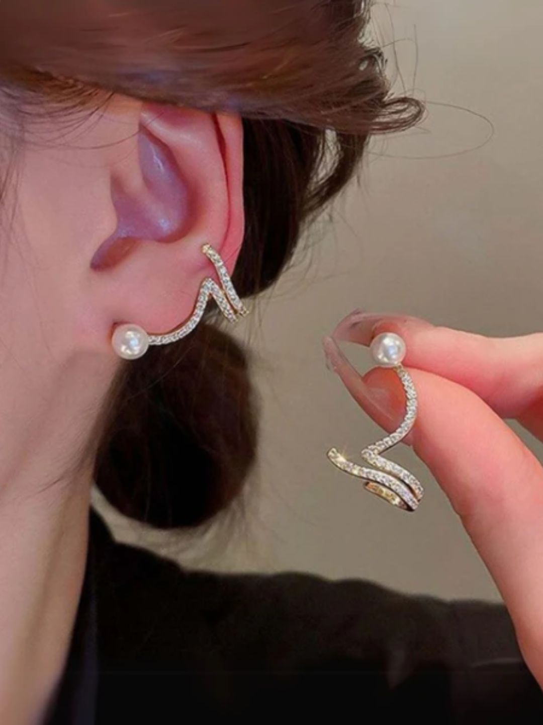 PEARL STATEMENT EARRINGS