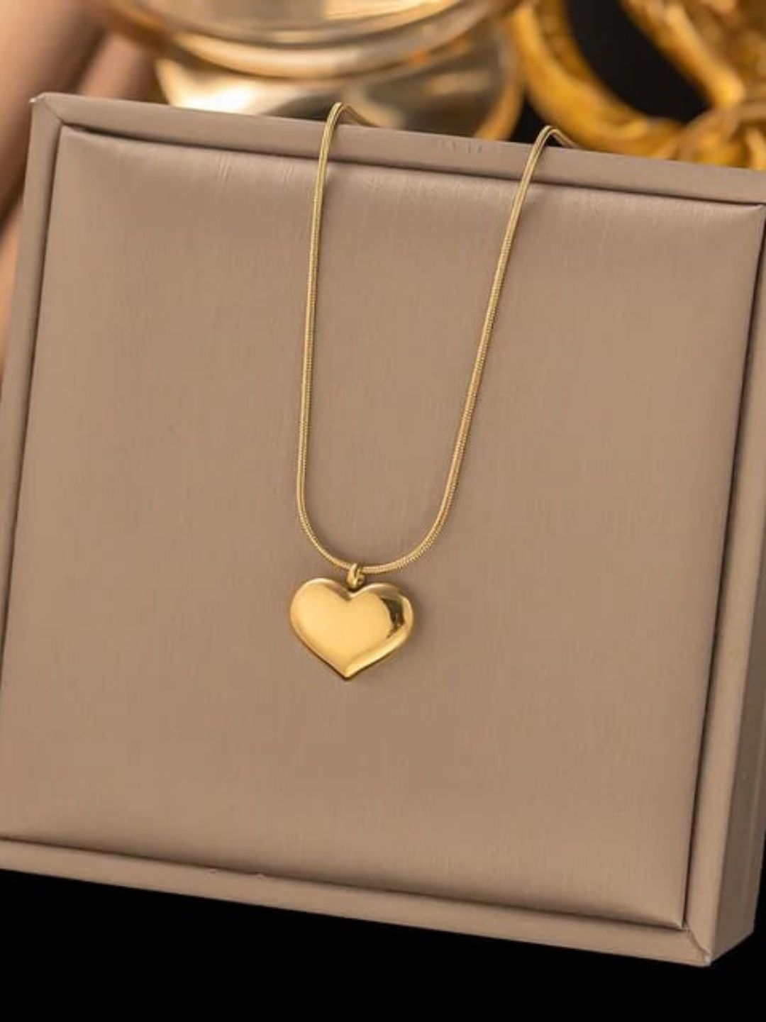 GOLDEN HEART PENDANT