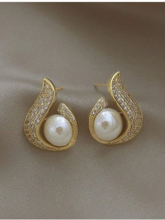 PEARL EARRINGS