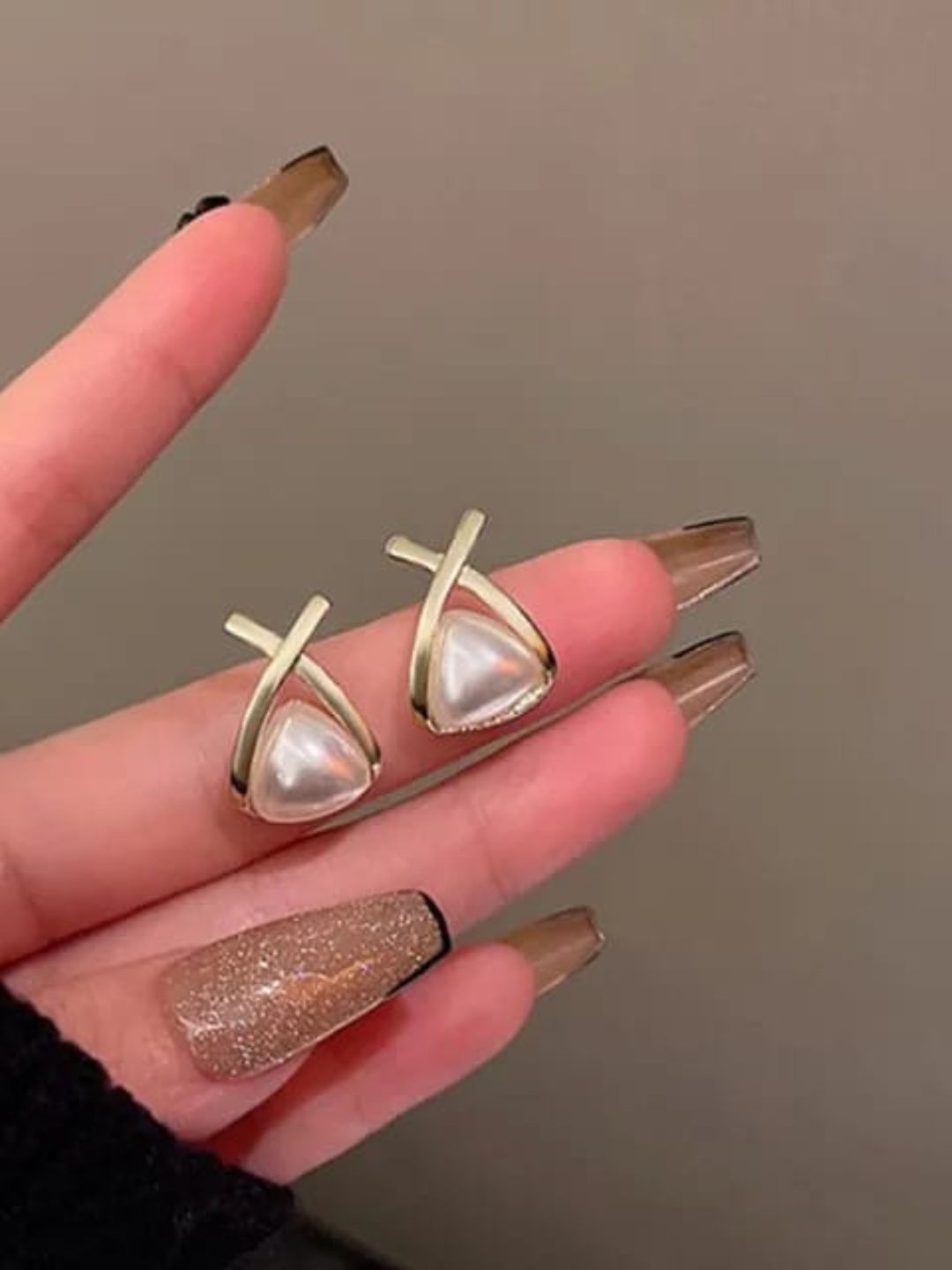 TRI PEARL STUD EARRING