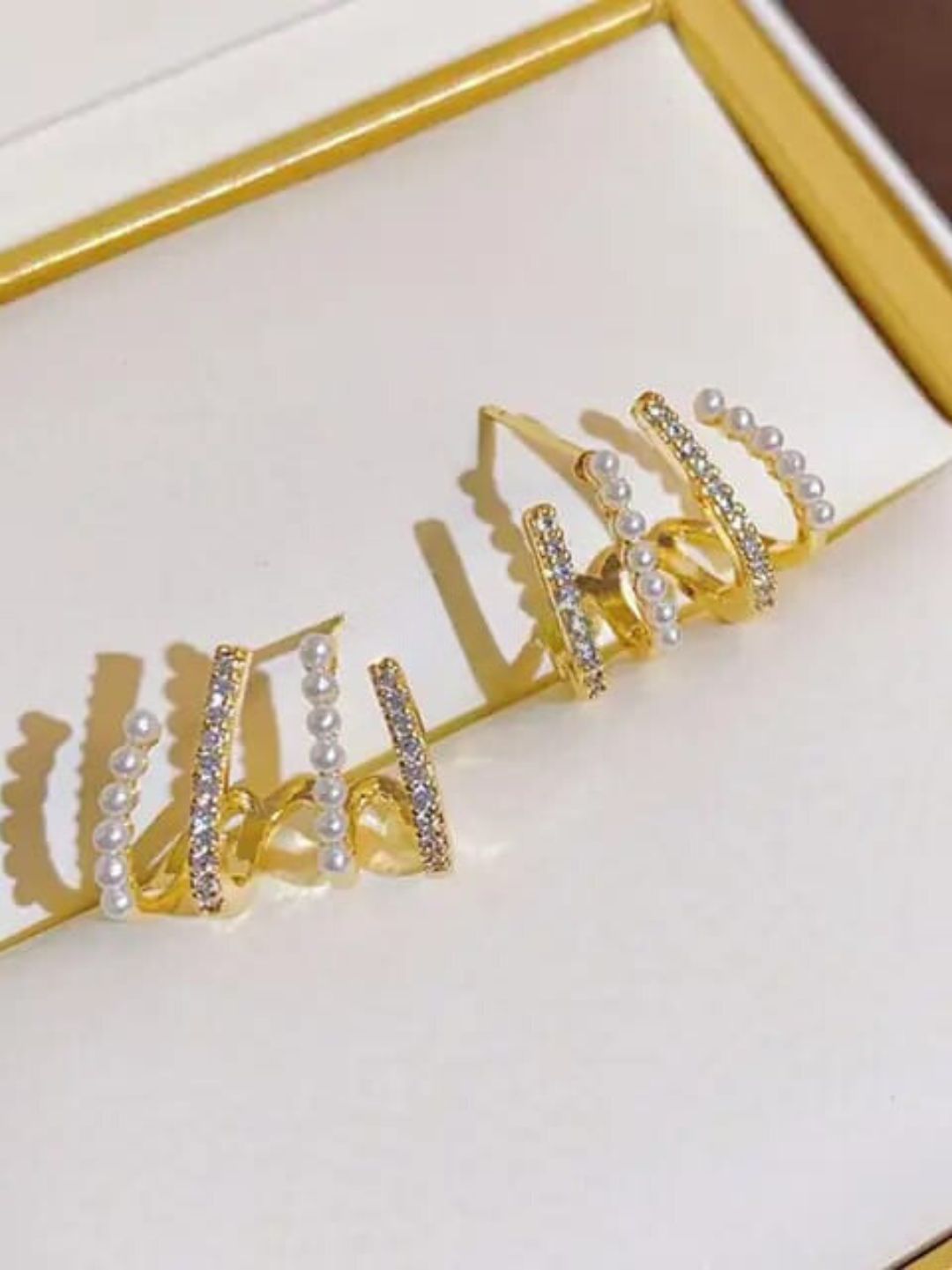 BLING PEARL STUD EARRING