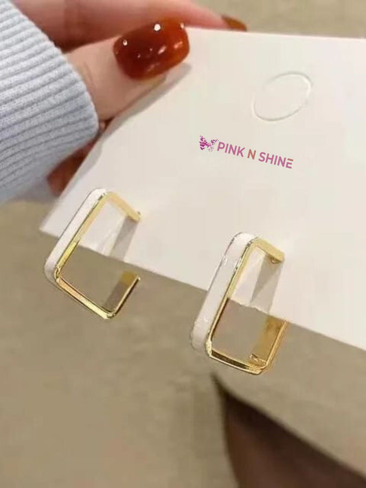 WHITE SQUARE HOOP