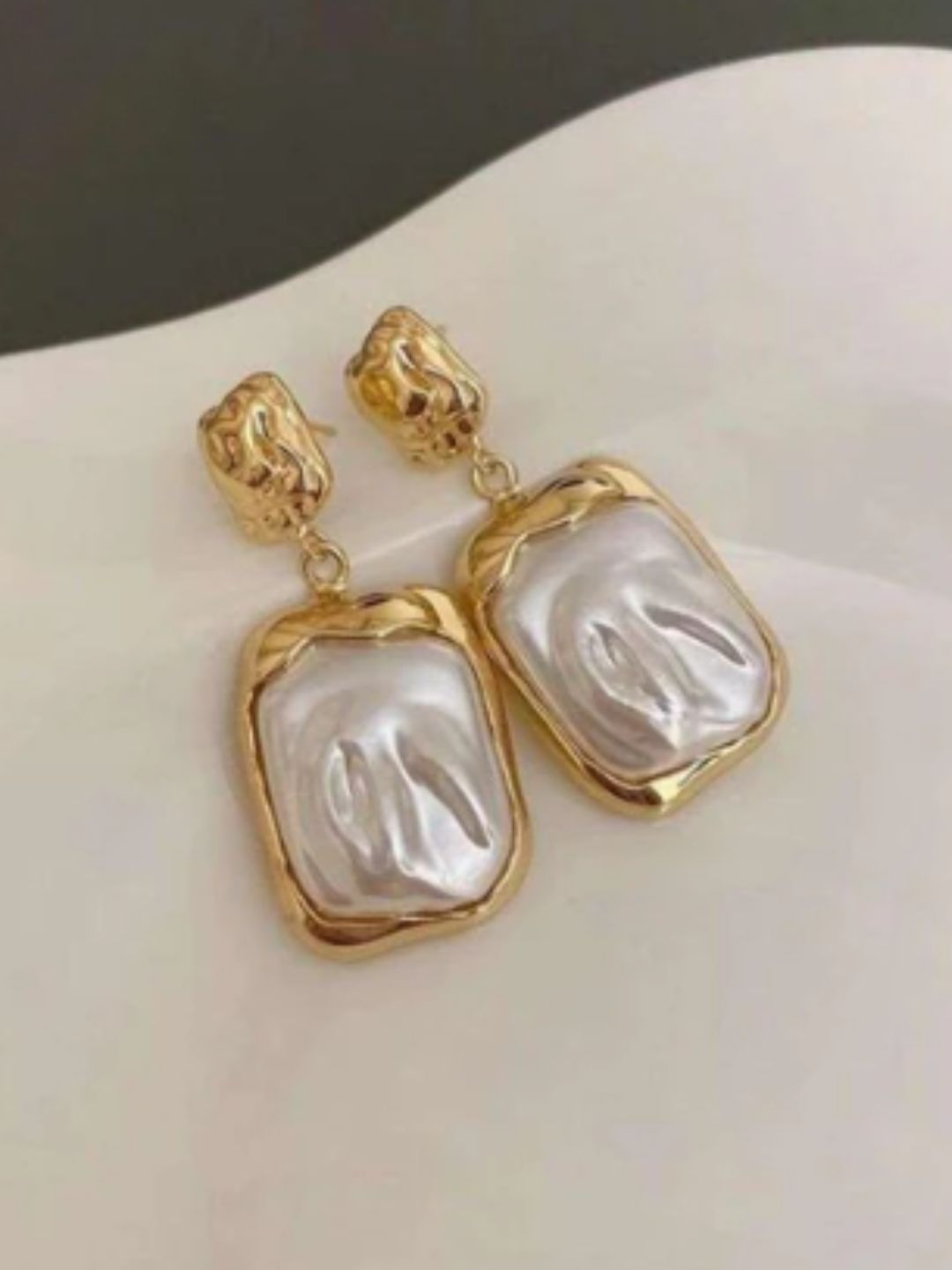 PEARL STATEMENT EARRINGS