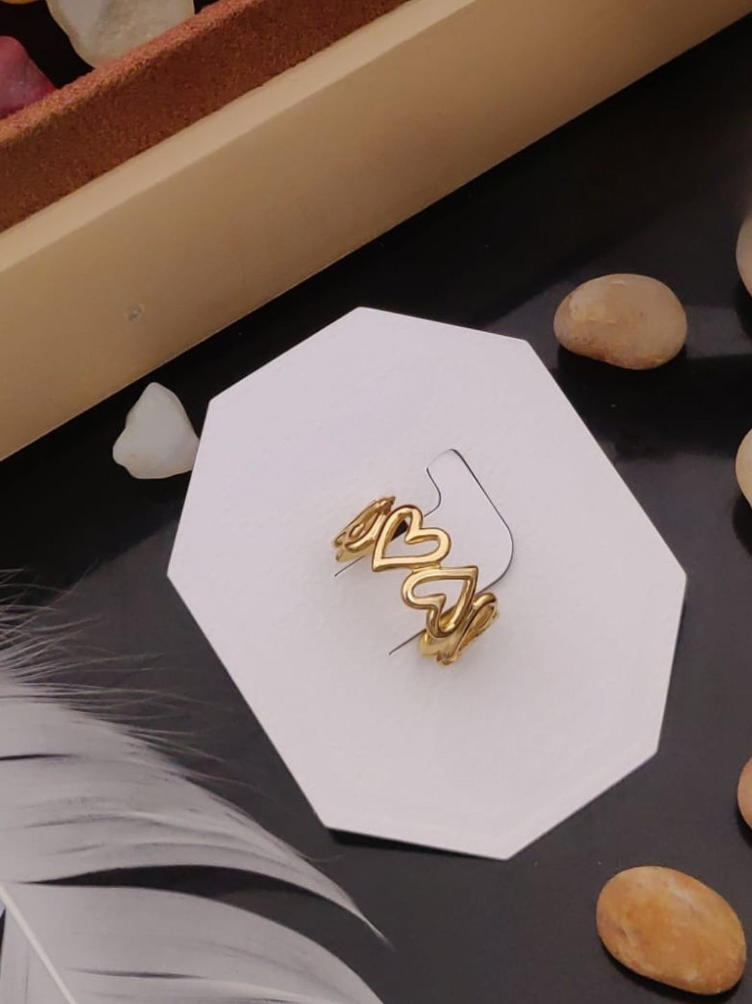 OPEN HEART BAND RING