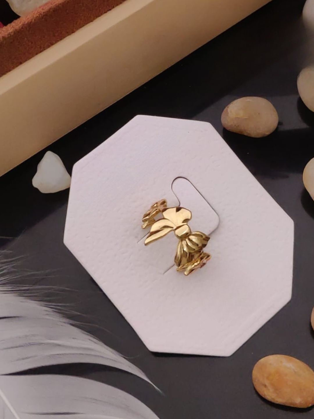 ELEGANT BOW BAND RING