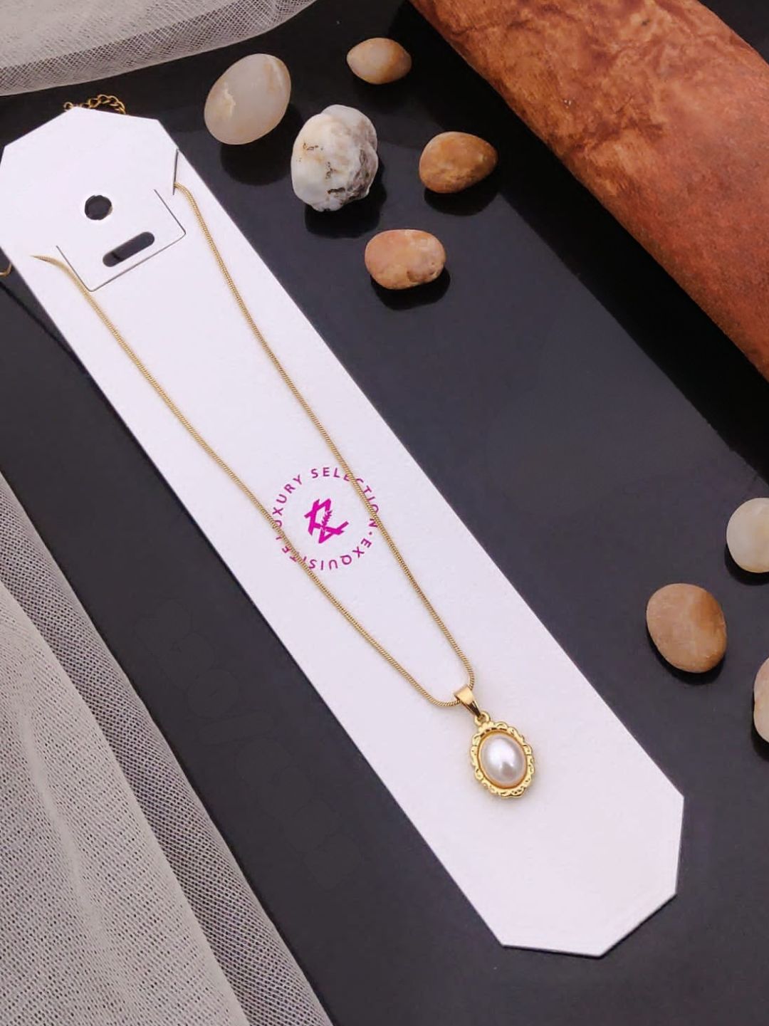 ROYAL PEARL DROP PENDANT NECKLACE