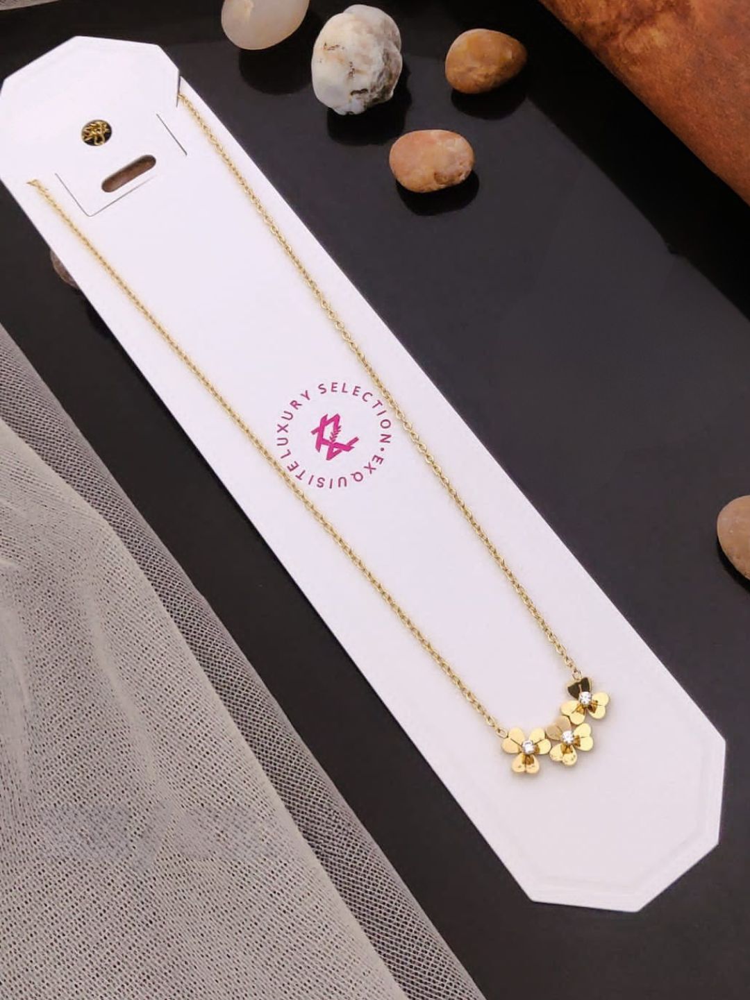 BLOOM TRIO CHARM NECKLACE