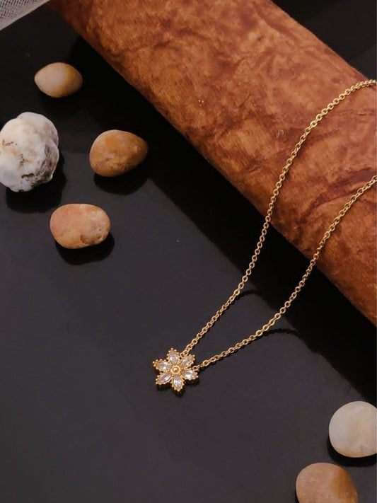 SPARKLE BLOOM NECKLACE