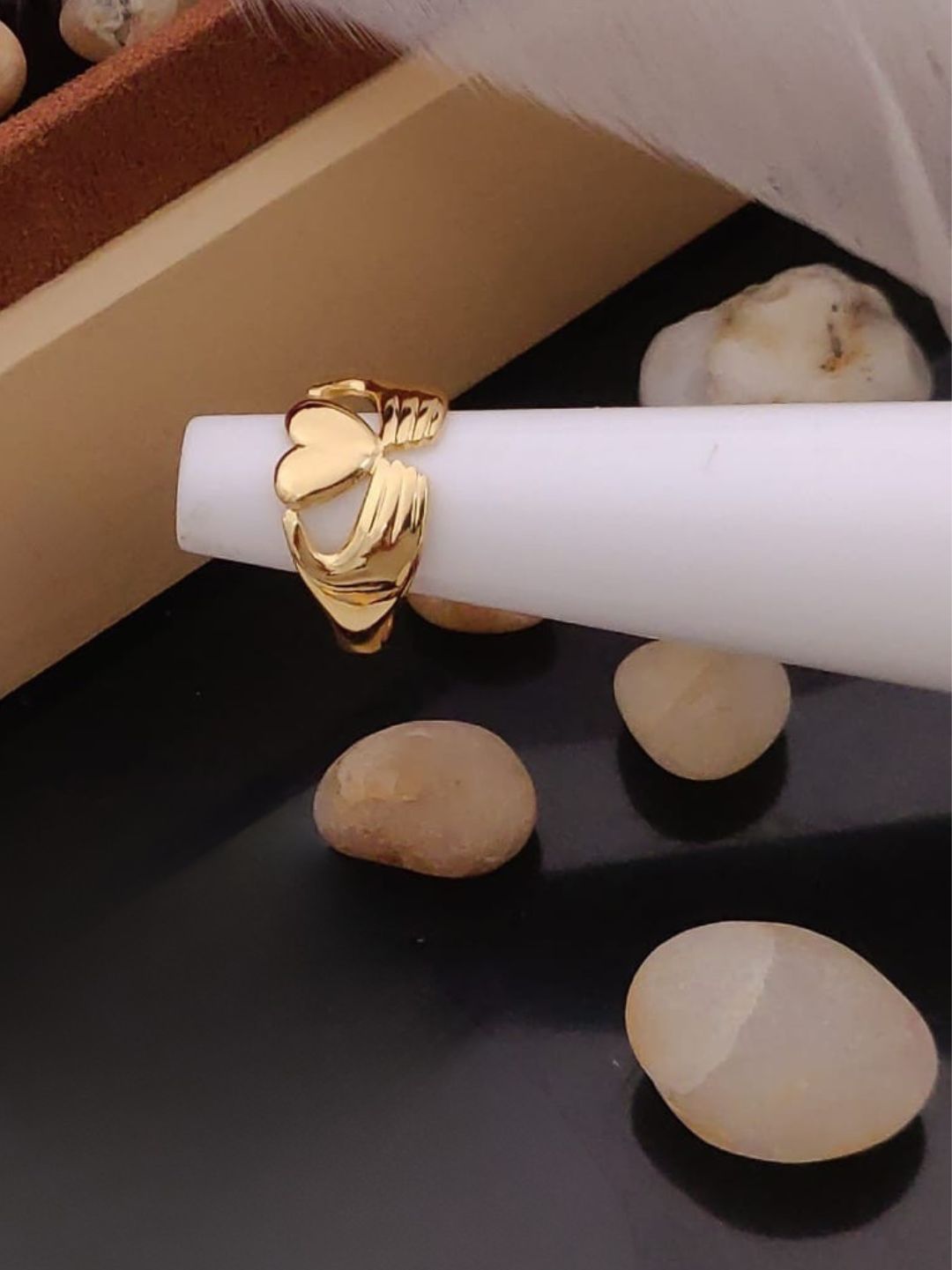 EMBRACE HEART BAND RING