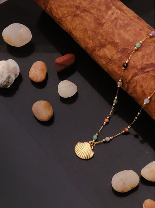 GOLDEN SHELL GEMSTONE NECKLACE