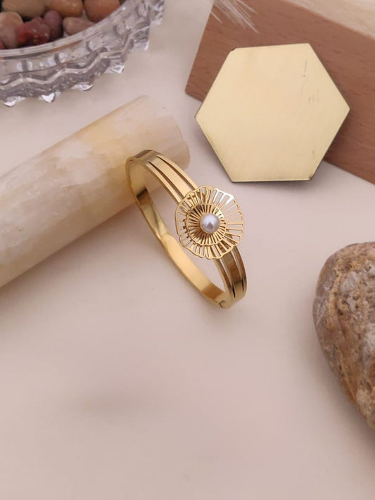 PEARL BLOOM GOLD BRACELET