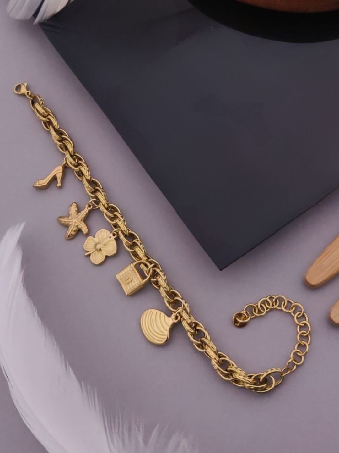 CHARM GOLD BRACELET – BEACH & FLORAL PENDANTS