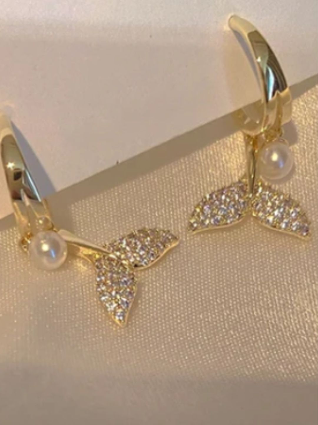FISH TAIL EARRINGS