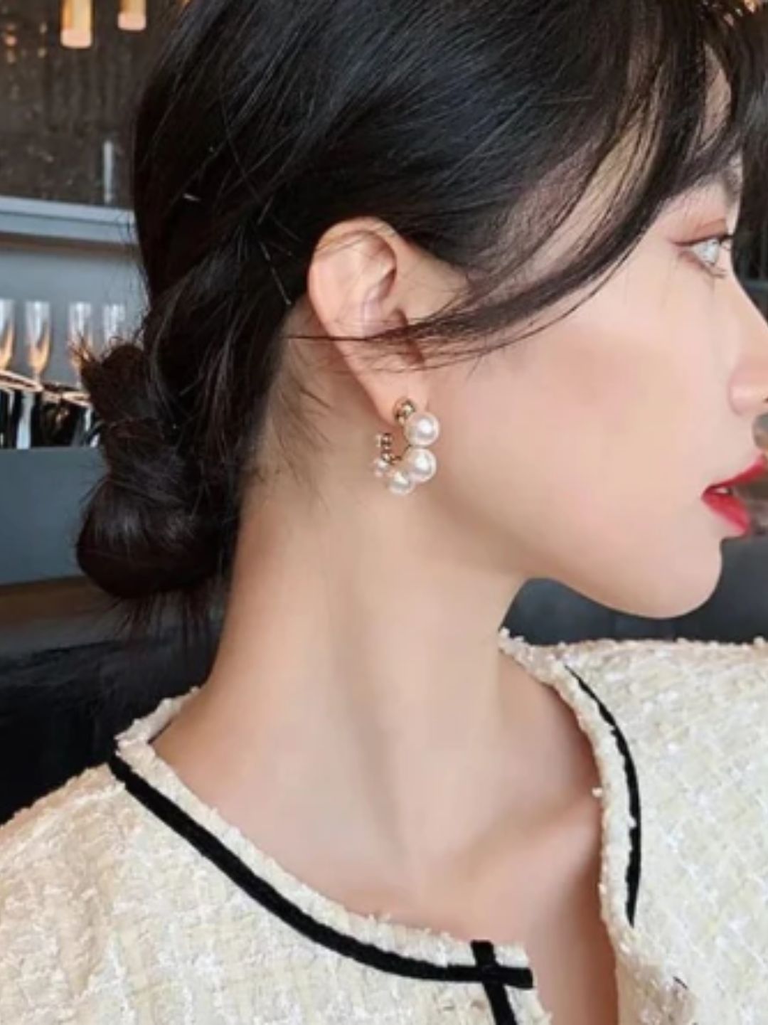 PRETTY PEARL HOOPS