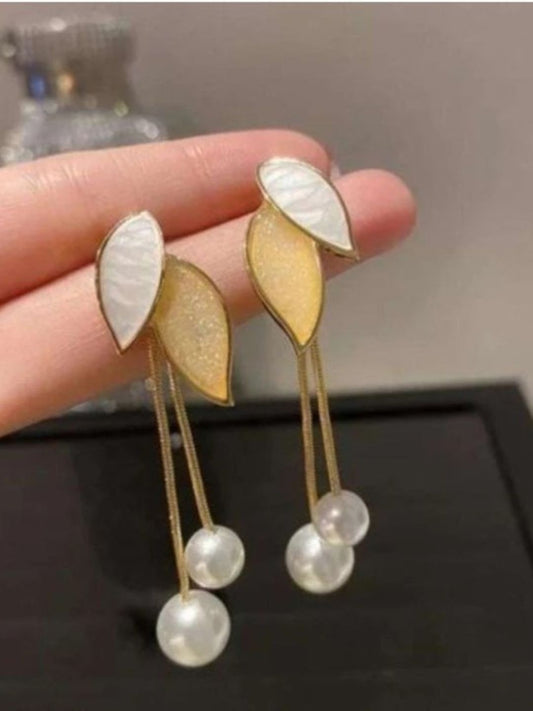 LONG CHAIN GOLD EARRINGS