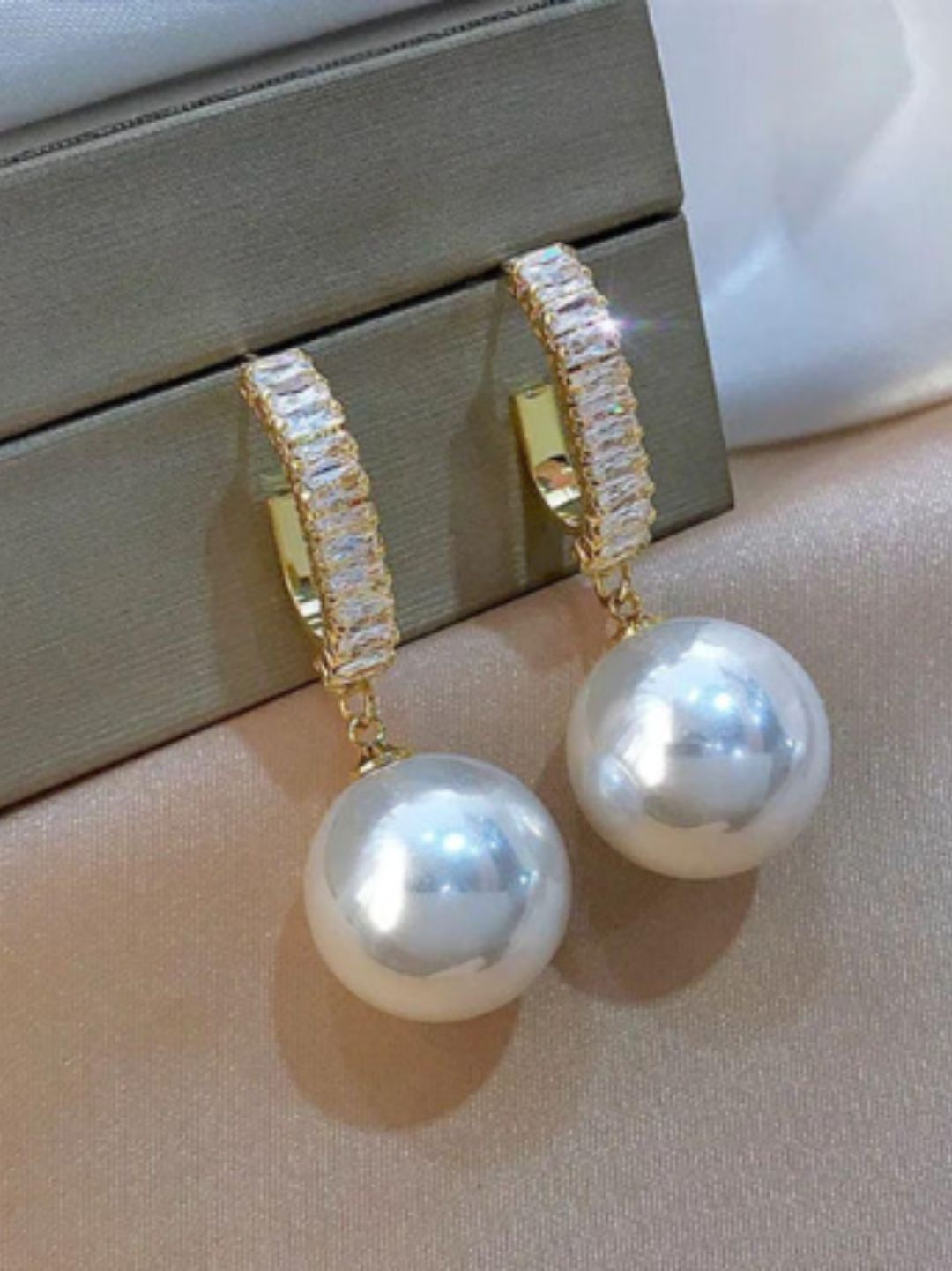 PEARLFECT DROP EARRINGS