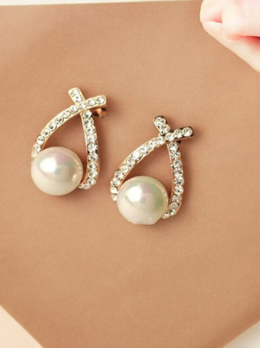 QUIRKY PEARL EARRINGS