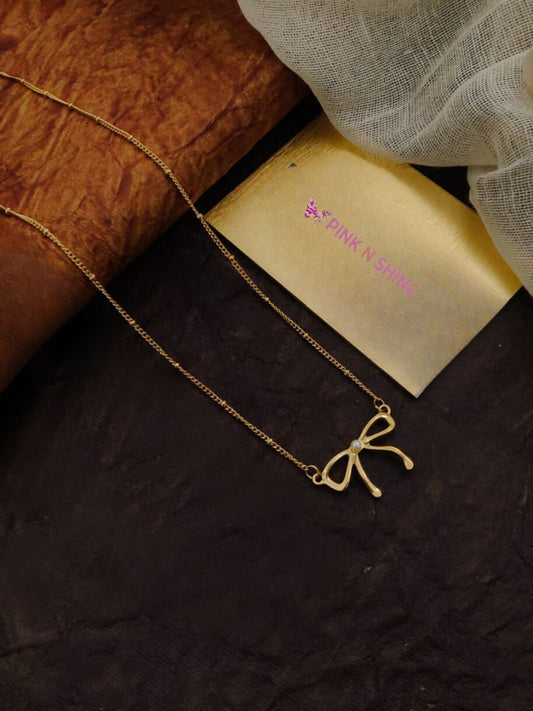 PRETTY PEARL BOW PENDANT