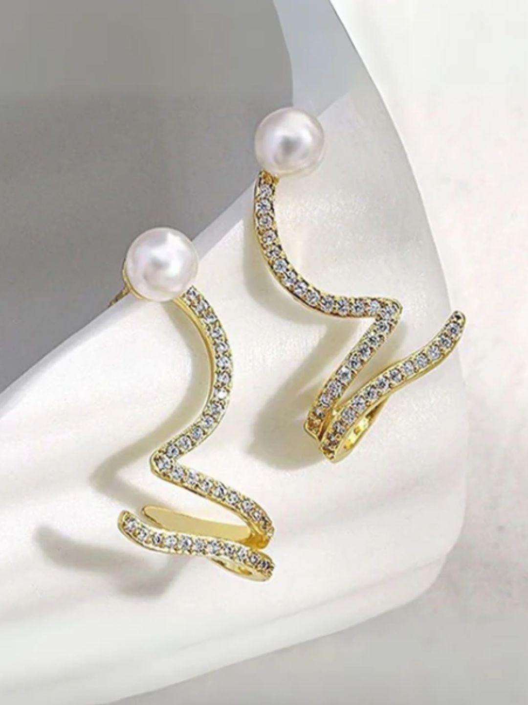 PEARL STATEMENT EARRINGS